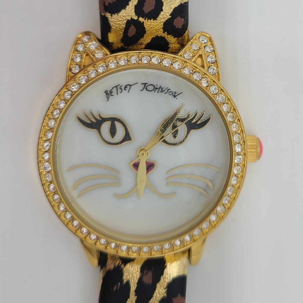 Betsey Johnson Mother of Pearl Cat Face Watch New!  Working  NWOT! - Picture 12 of 14